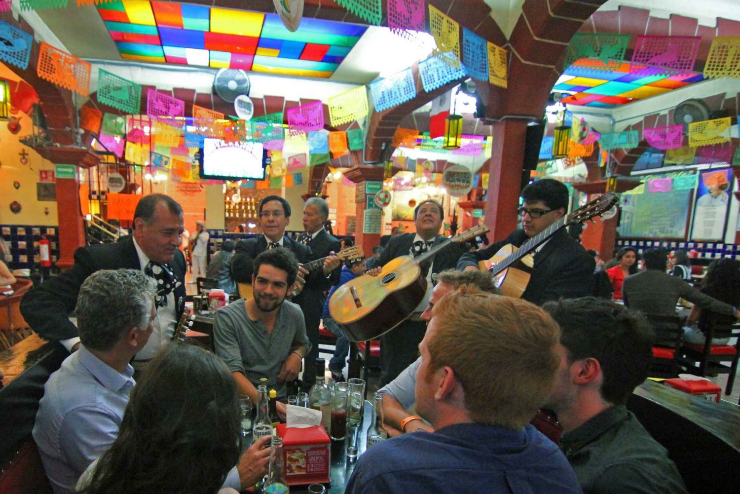 メキシコシティ歴史地区の伝統的なメキシカン・バー