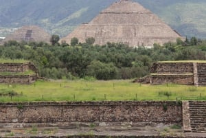 Mexico by: Tur til Teotihuacan-pyramidene og Guadalupe-helligdommen