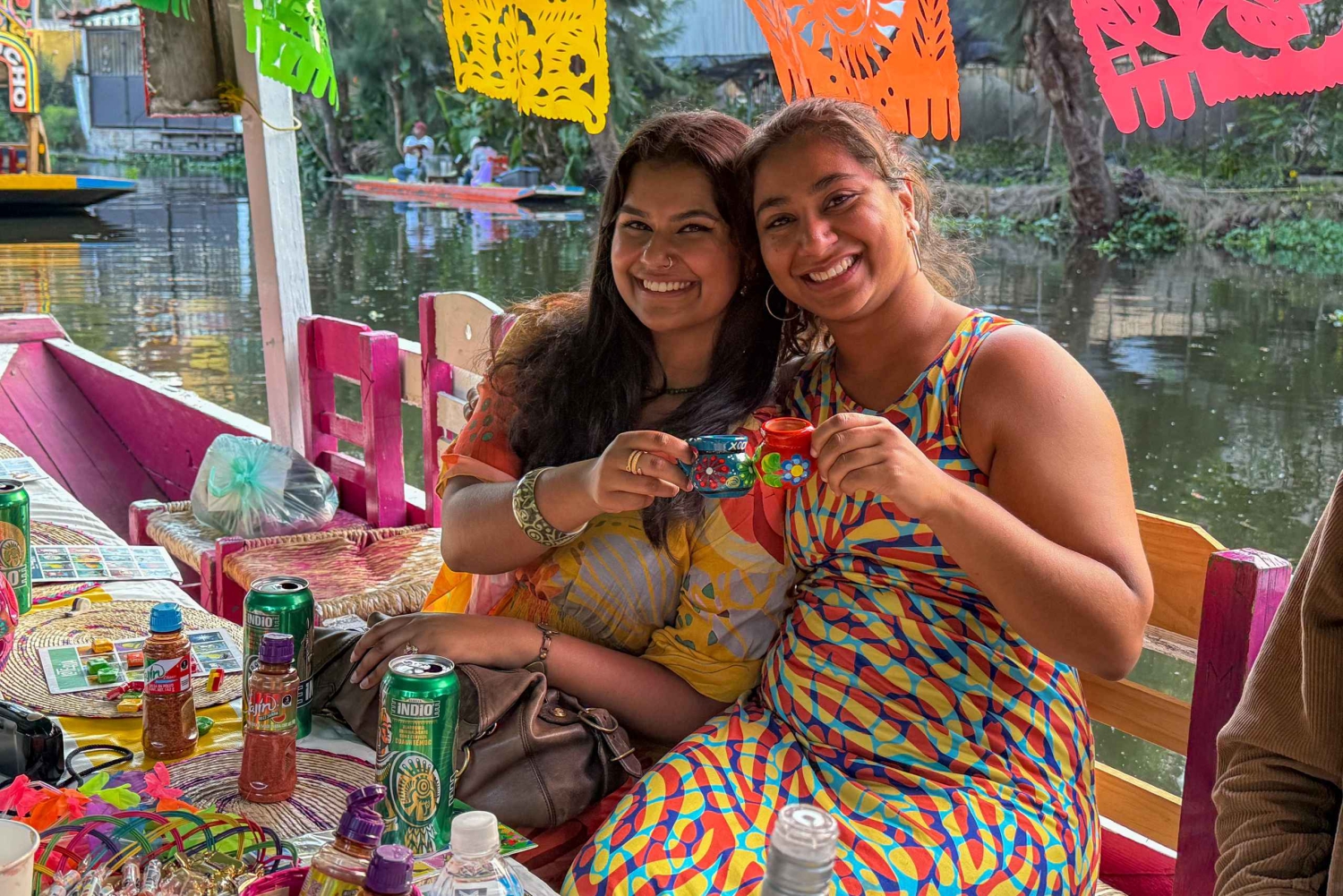 Mexiko City: Båtfest i Xochimilco med obegränsat antal drinkar