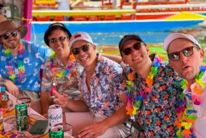 Mexiko-Stadt: Xochimilco Boat Party mit unbegrenzten Getränken