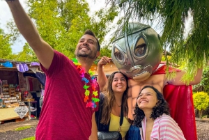 Mexiko-Stadt: Xochimilco Boat Party mit unbegrenzten Getränken