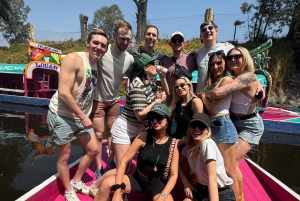 Mexiko-Stadt: Xochimilco Boat Party mit unbegrenzten Getränken