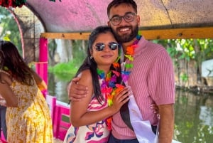 Mexiko-Stadt: Xochimilco Boat Party mit unbegrenzten Getränken