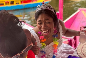 Mexiko City: Båtfest i Xochimilco med obegränsat antal drinkar