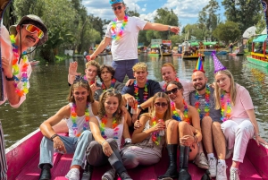 Mexiko City: Båtfest i Xochimilco med obegränsat antal drinkar