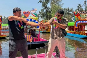 Mexiko City: Båtfest i Xochimilco med obegränsat antal drinkar