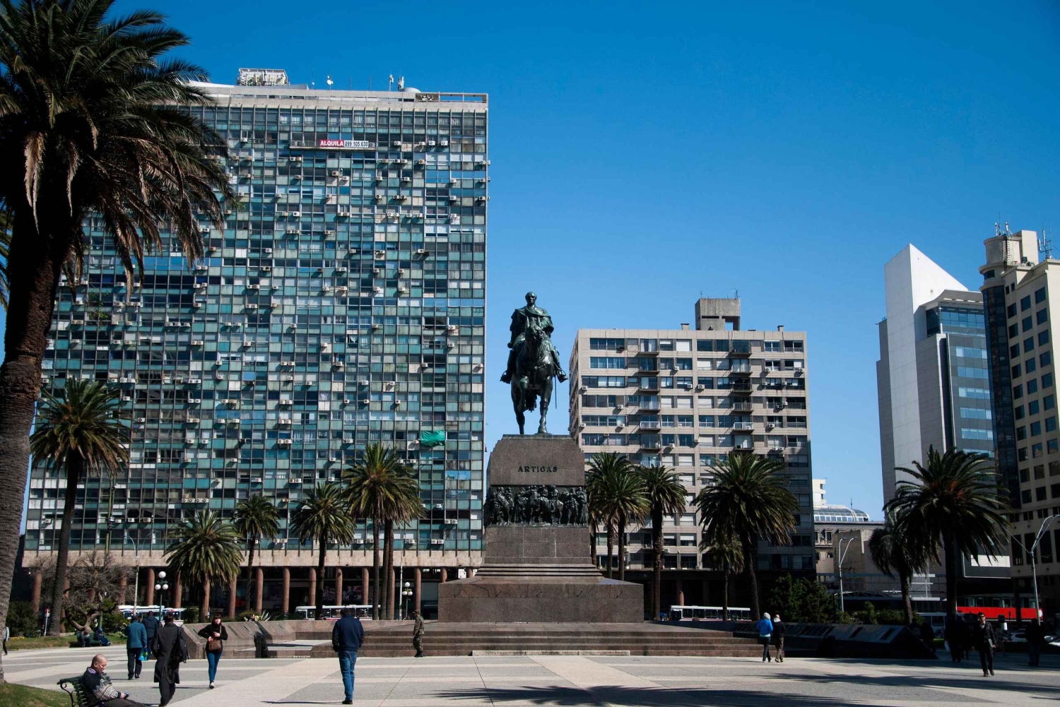 Montevideo: City Tour, Punta del Este, & Colonia Trip