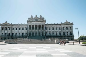 Montevideo: Hop-On Hop-Off bussikierros: Sightseeing Hop-On Hop-Off bussikierros