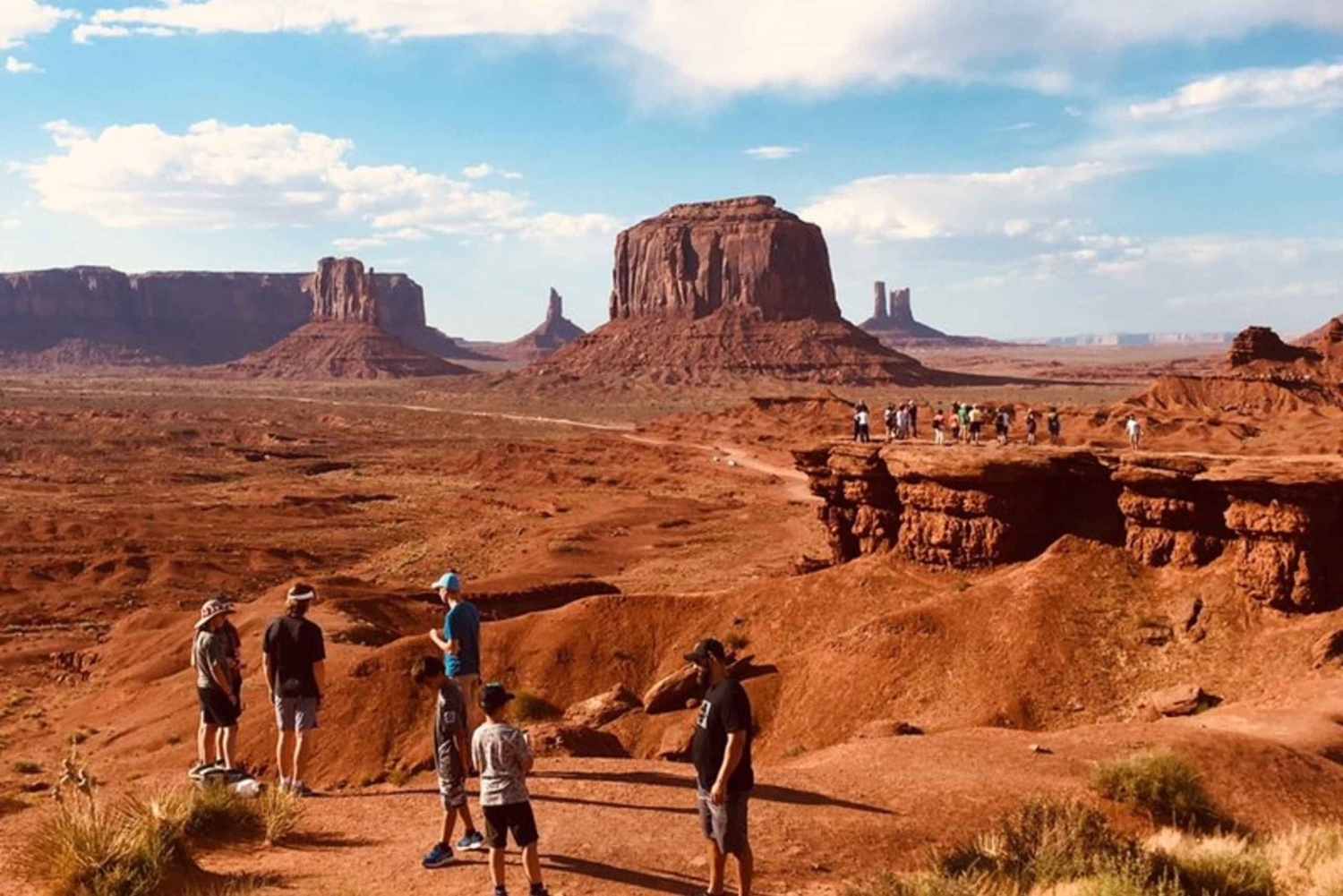 Monument Valley: Backcountry Jeep Tour with Navajo Guide