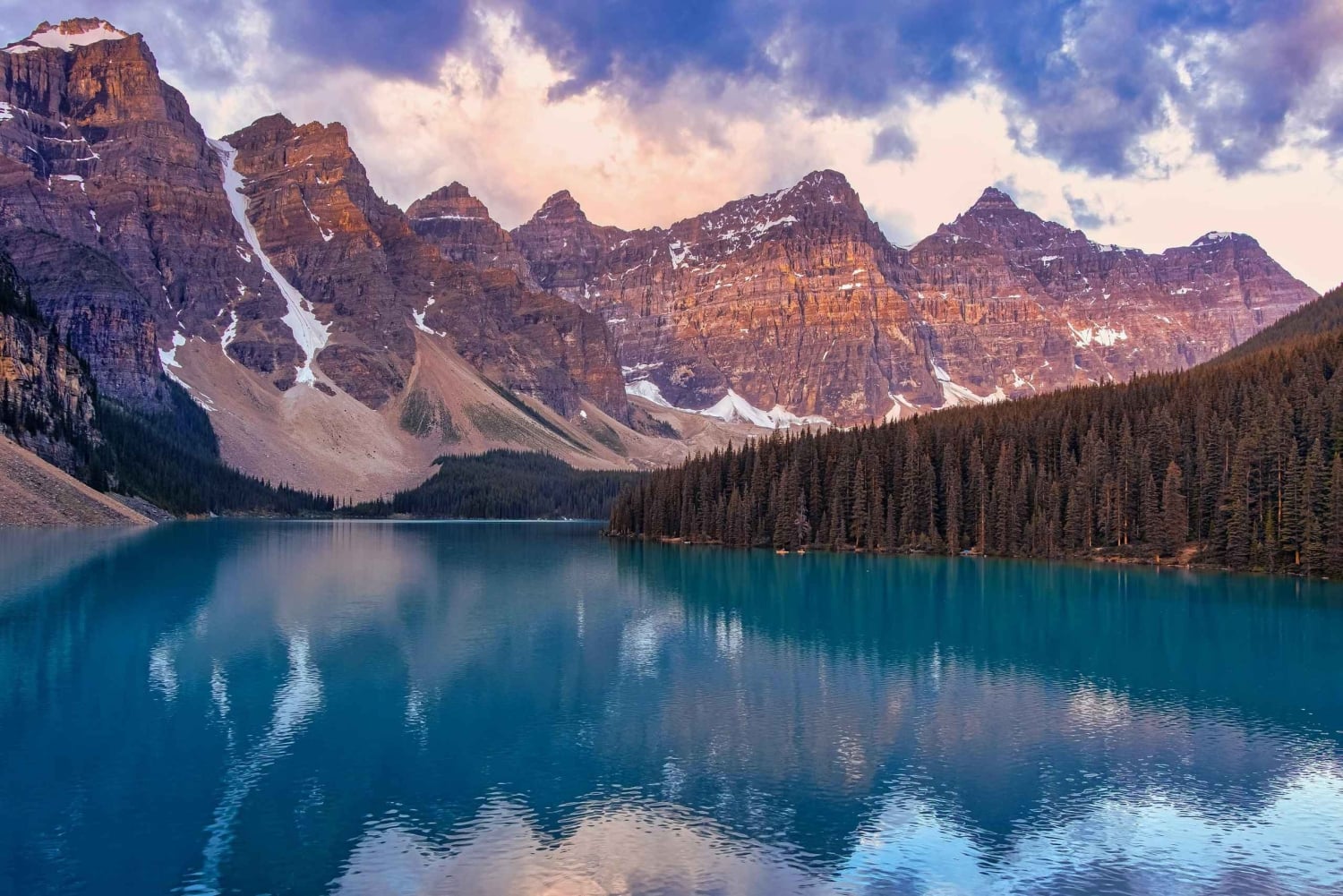 Nascer do sol no Moraine Lake e Lake Louise a partir de Calgary/Canmore/Banf