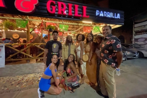 Tacos noturnos e marquesitas com um nativo de Cancún