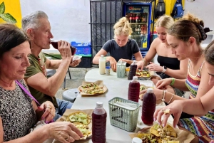 Tacos noturnos e marquesitas com um nativo de Cancún