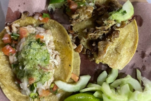 Tacos noturnos e marquesitas com um nativo de Cancún