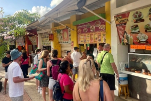 Tacos noturnos e marquesitas com um nativo de Cancún