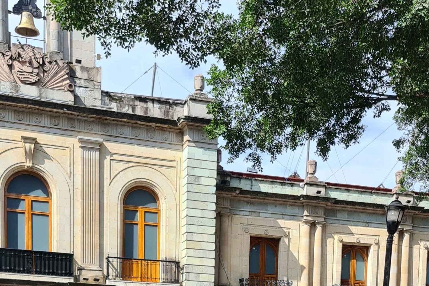 Oaxaca City: Walking tour with local product tasting