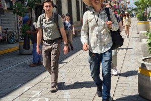 Oaxaca City: Walking tour with local product tasting