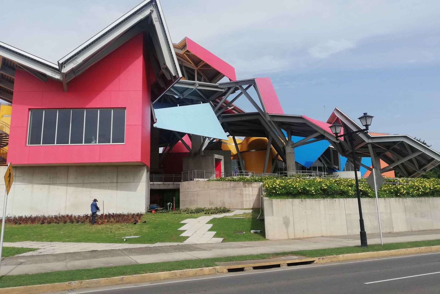 Panama City: Guided Panama Canal & City Tour with Transfers