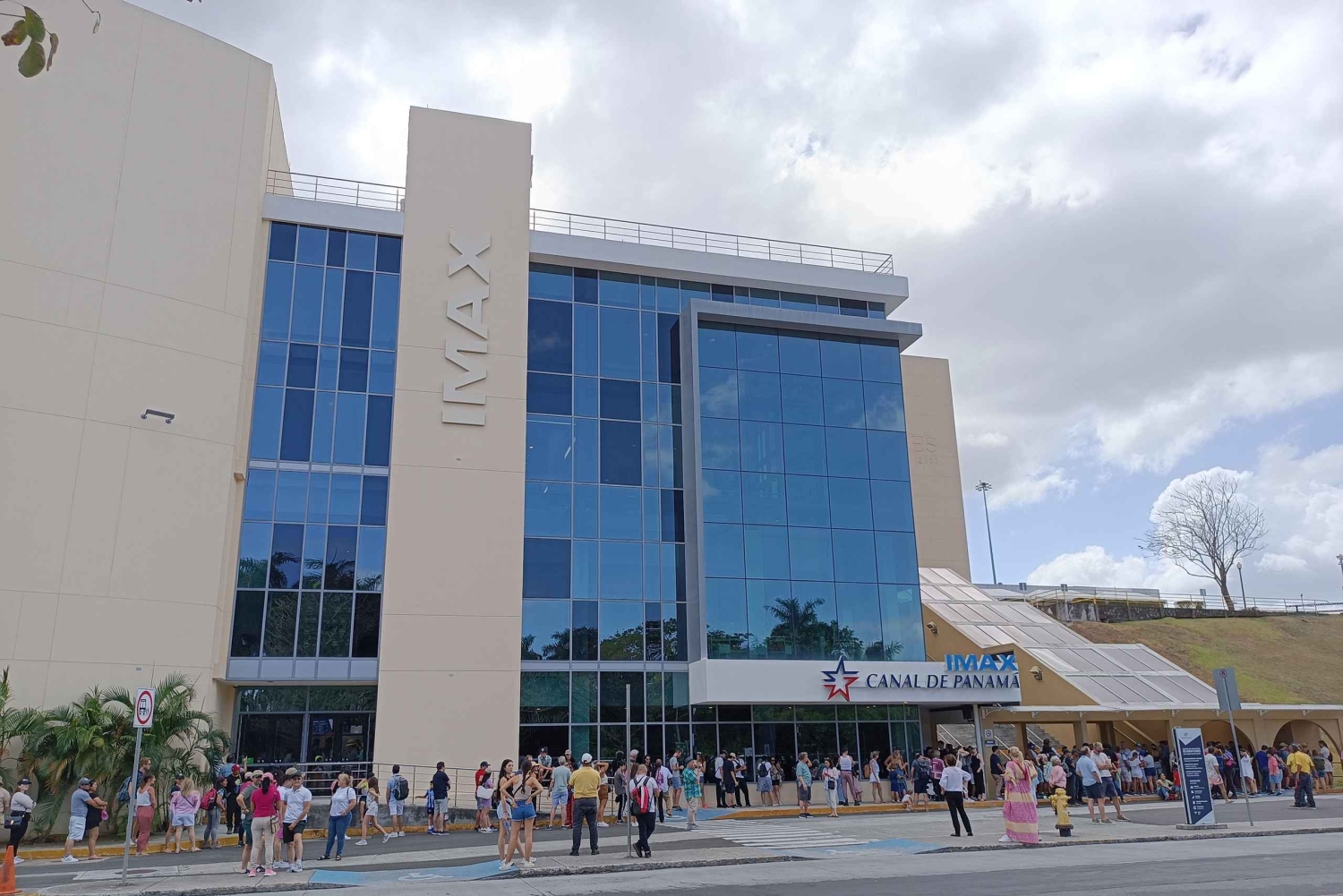 Panama City: Old Headquarters and Panama Canal Tour