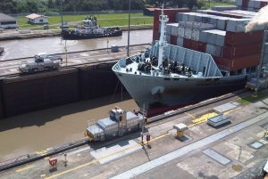 Panama City: Old Headquarters and Panama Canal Tour