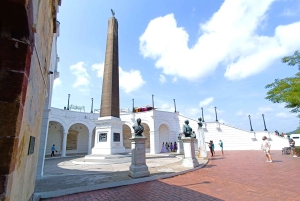 Panama City: Old Headquarters and Panama Canal Tour