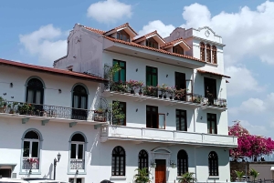 Panama City: Old Headquarters and Panama Canal Tour