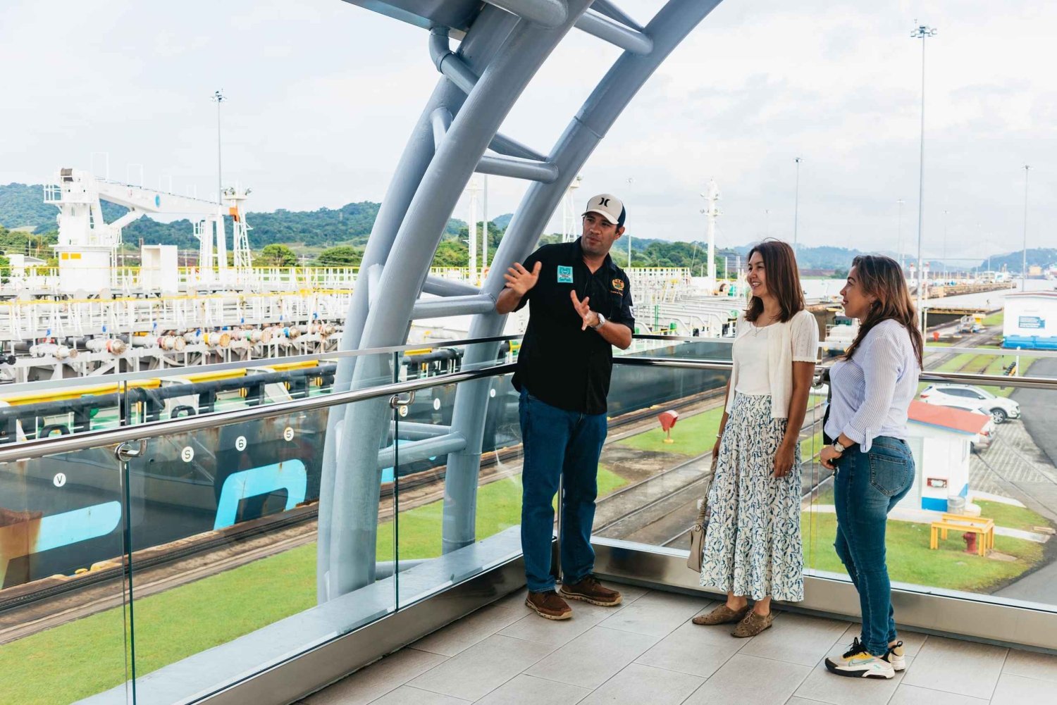 Panama: tour di mezza giornata della città, del canale e passeggiata all'aperto al BioMuseo