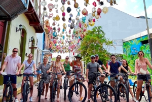 Panama: Highlights Bike Tour in Casco Viejo & Cinta Costera