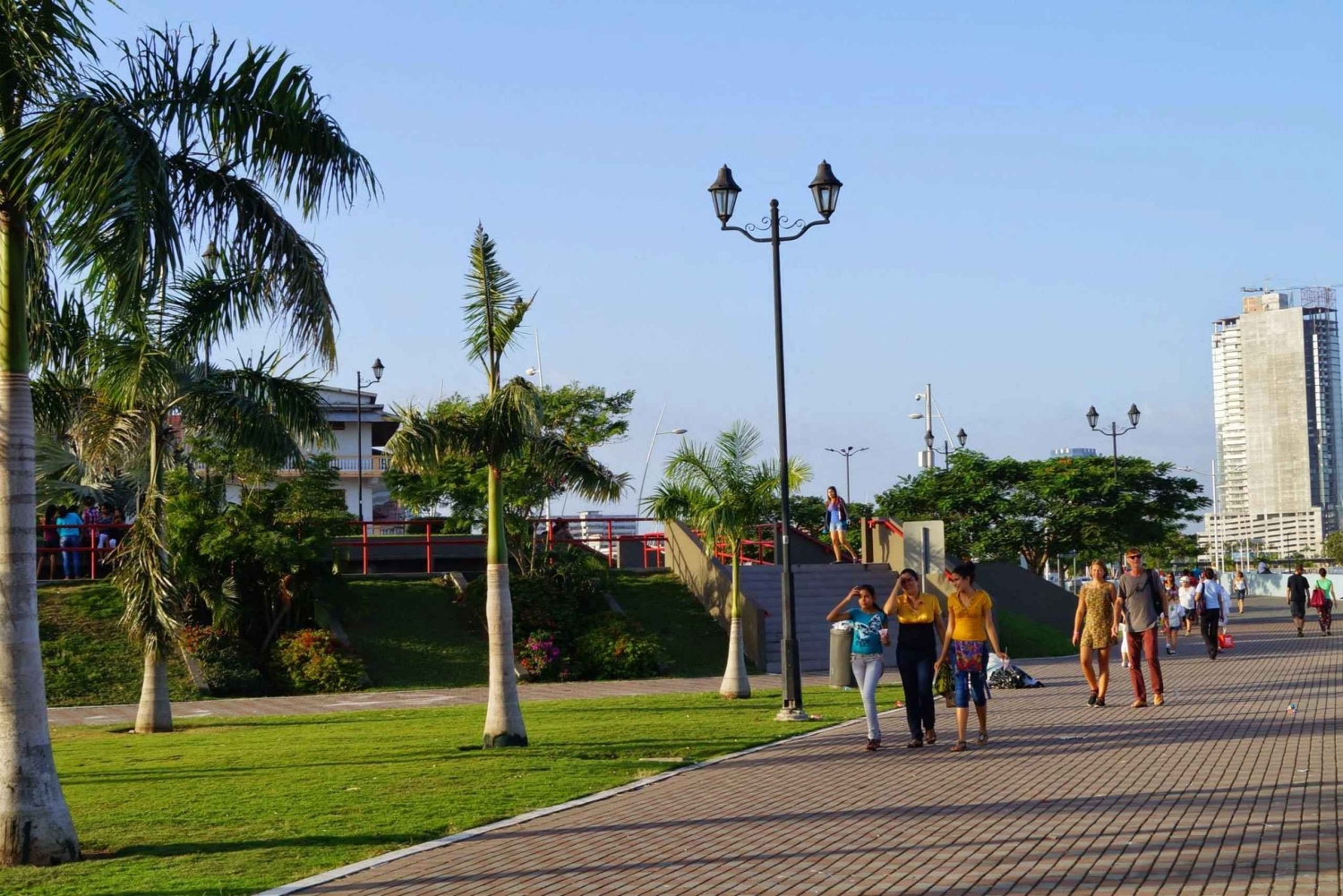 Panama: Panama City Tour + Panama Canal (Miraflores Locks)