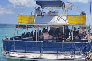 PDC : Excursion en catamaran à Isla Mujeres avec plongée en apnée