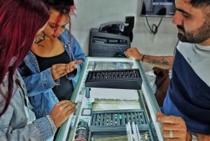 Personalized jewelry and shopping tour of the city of Medellin.