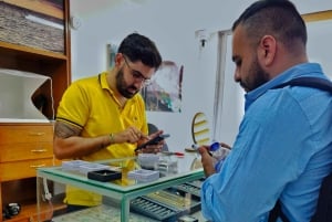 Personalized jewelry and shopping tour of the city of Medellin.