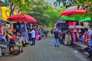Personalized jewelry and shopping tour of the city of Medellin.
