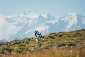 Punkt widzenia na lodowce Chamonix na rowerze elektrycznym