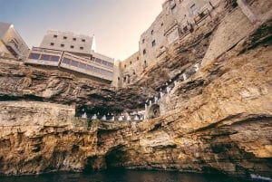 Polignano a Mare: Private Cruise with Champagne