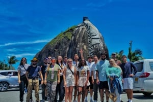 Премиум-тур в Гуатапе, роскошная яхта и бесплатный трансфер из Медельина