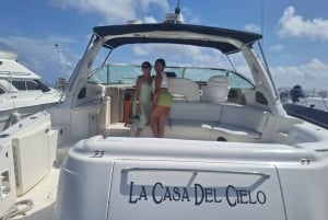 Private yacht in Cancun for maximun 15 people