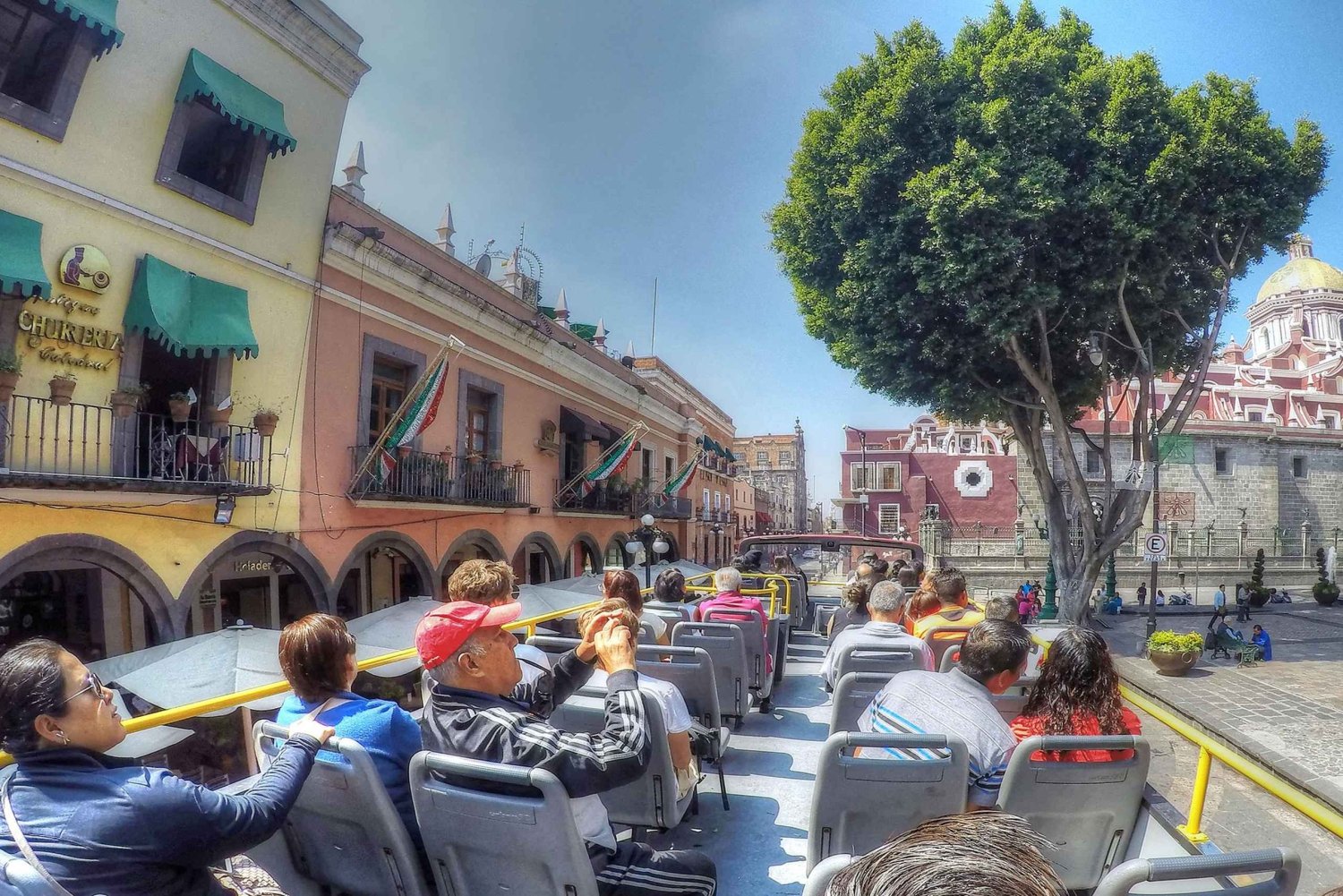 Puebla: Hop-On/Hop-Off-Stadtführung und Aquarium MichÃn