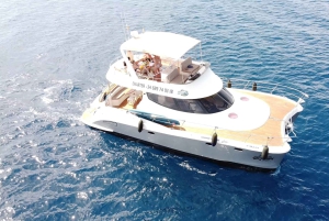 Puerto del Carmen: Catamaran Trip with Water Sports