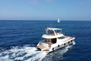 Puerto del Carmen: Private Sunset Catamaran Tour with Drinks