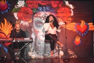 Puerto Vallarta: Cabaret Show with Cocktails & Costumes