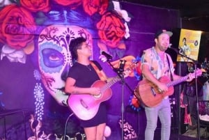 Puerto Vallarta: Cabaret Show with Cocktails & Costumes