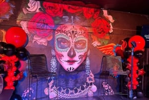 Puerto Vallarta: Cabaret Show with Cocktails & Costumes