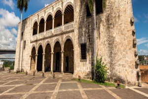 Punta Cana: Jednodniowa wycieczka do Santo Domingo z latarnią morską Columbus