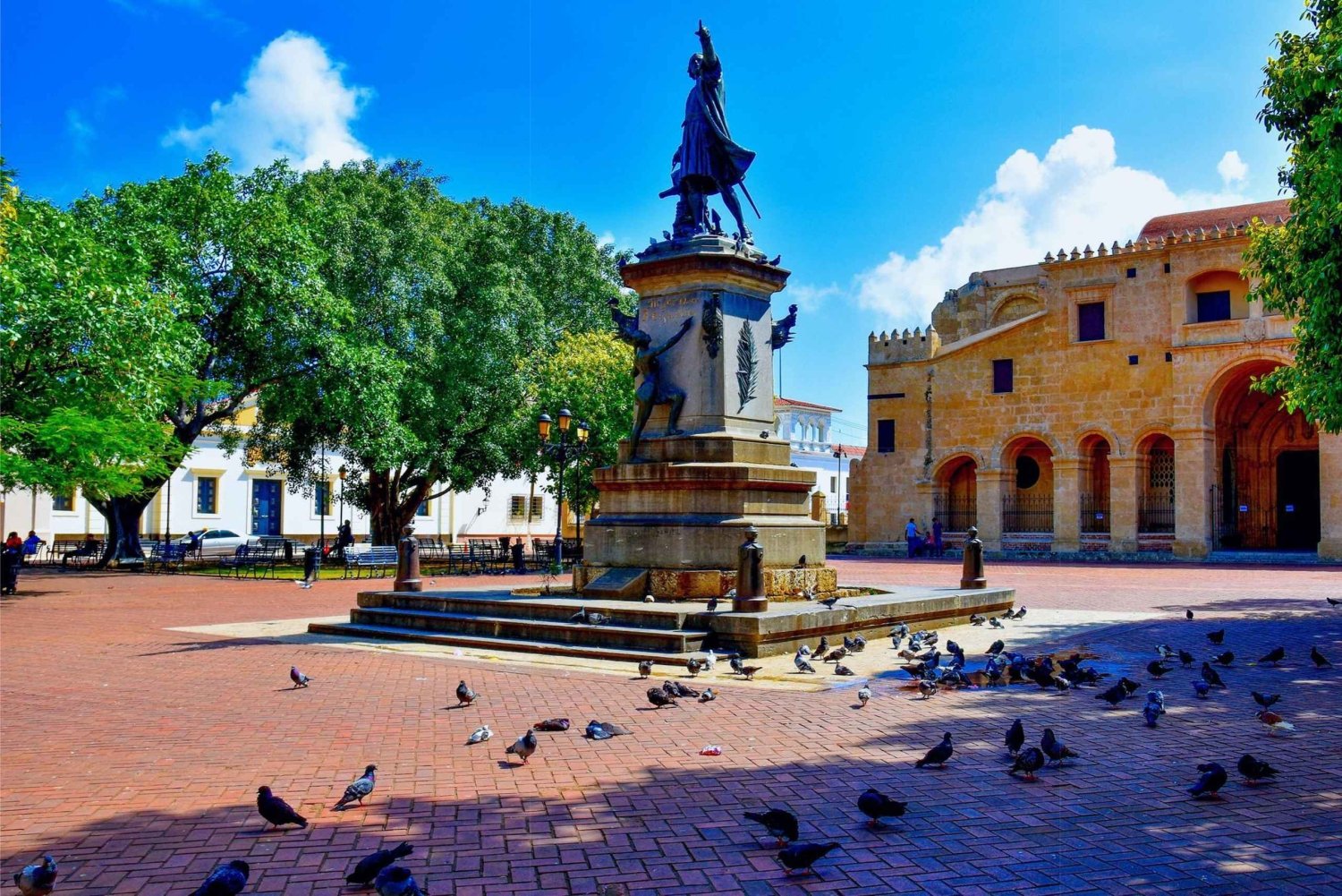 Punta Cana: Santo Domingo Tagestour mit Tickets und Mittagessen