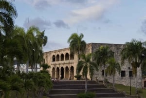 Punta Cana: Santo Domingo Tagestour mit Tickets und Mittagessen