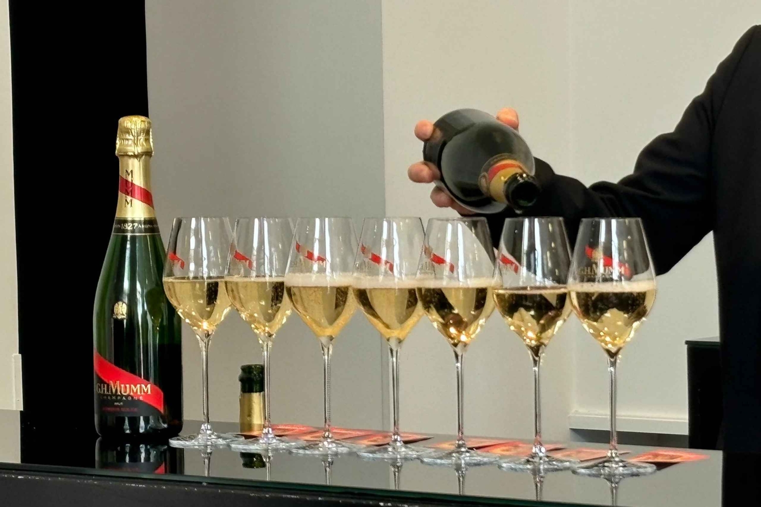 Реймс: Дом шампанских вин Mumm, посещение винодельни с обедом