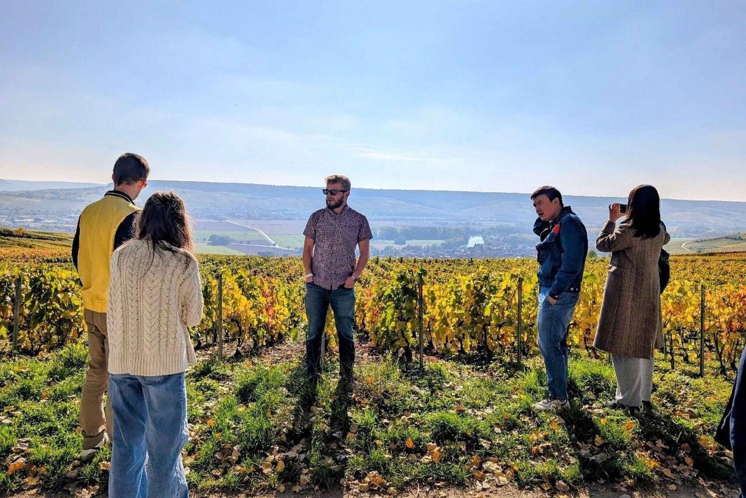 ランスまたはエペルネ: 生産者家族と昼食の短い一日