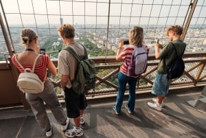Reserved Access Eiffel Tower Tour Trocadero & Champagne
