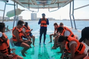 Sail around cancun in the best transparent boat + 2 drinks