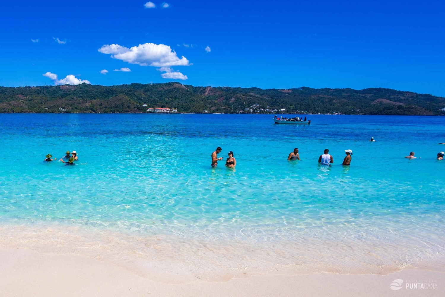 Samaná desde Punta Cana: Cayo Levantado y Cascada El Limón